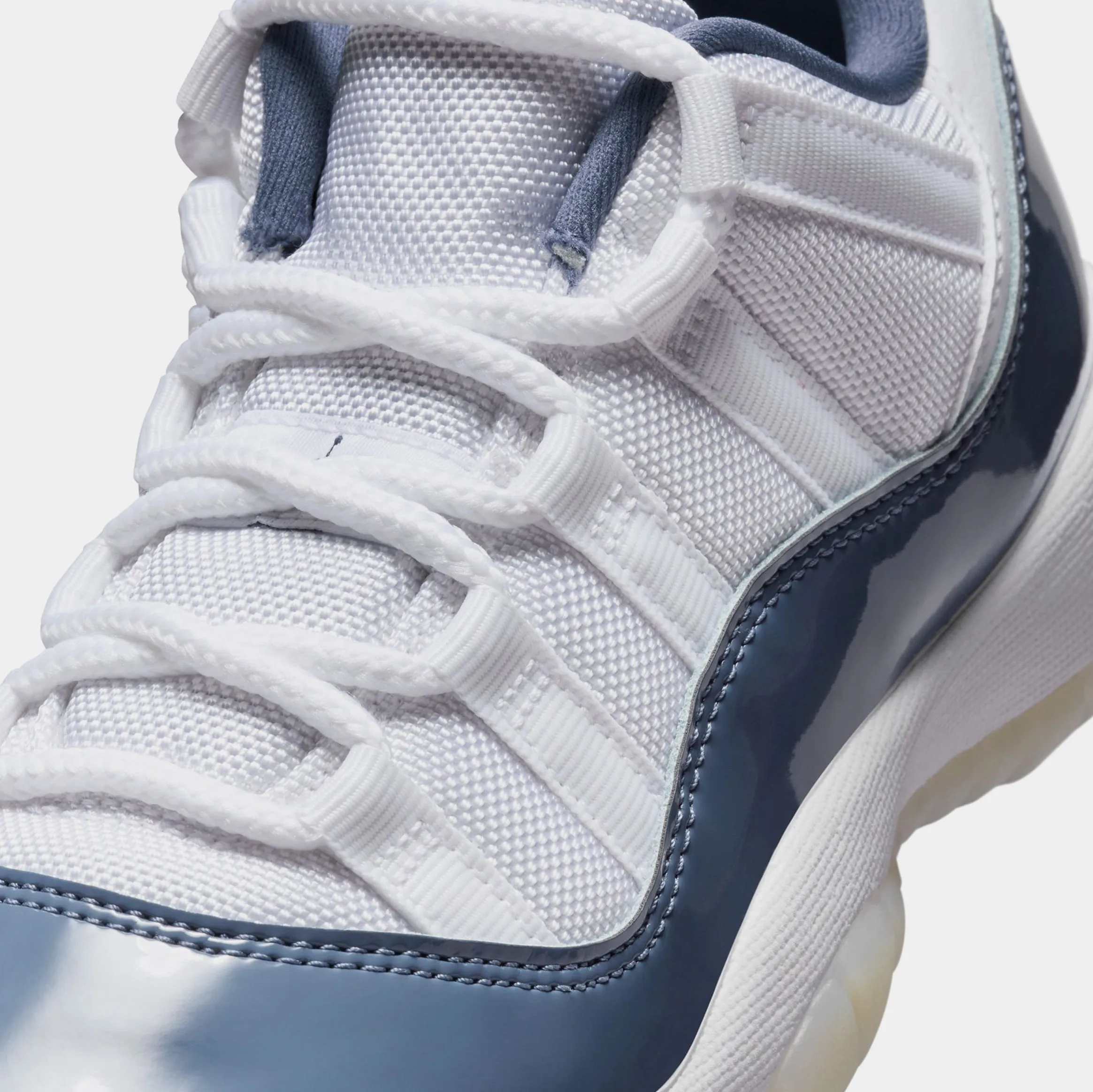 Air Jordan 11 Retro Low Diffused Blue Grade School Lifestyle Shoes (Diffused Blue/White/Midnight Navy)