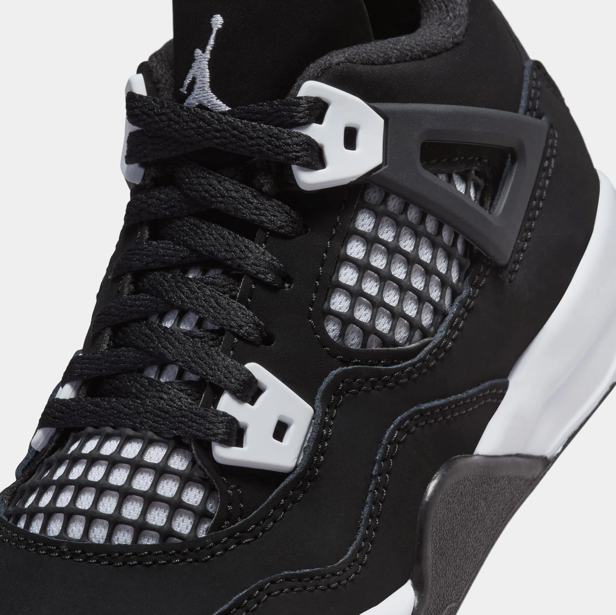 Air Jordan 4 Retro White Thunder Preschool Lifestyle Shoes (Black/White/Black)