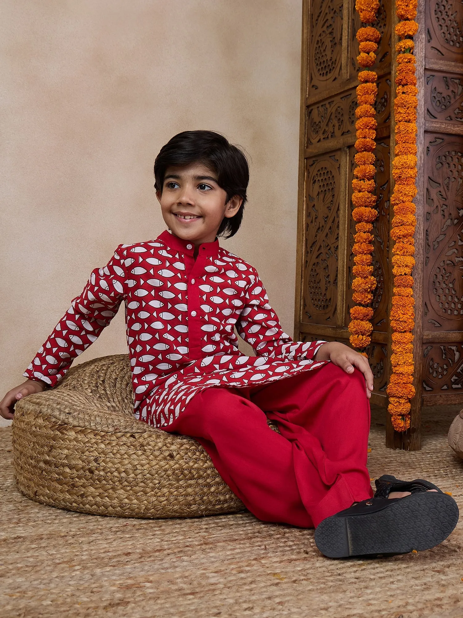 Boys Ethnic Motifs Printed Band Collar Kurta With Salwar