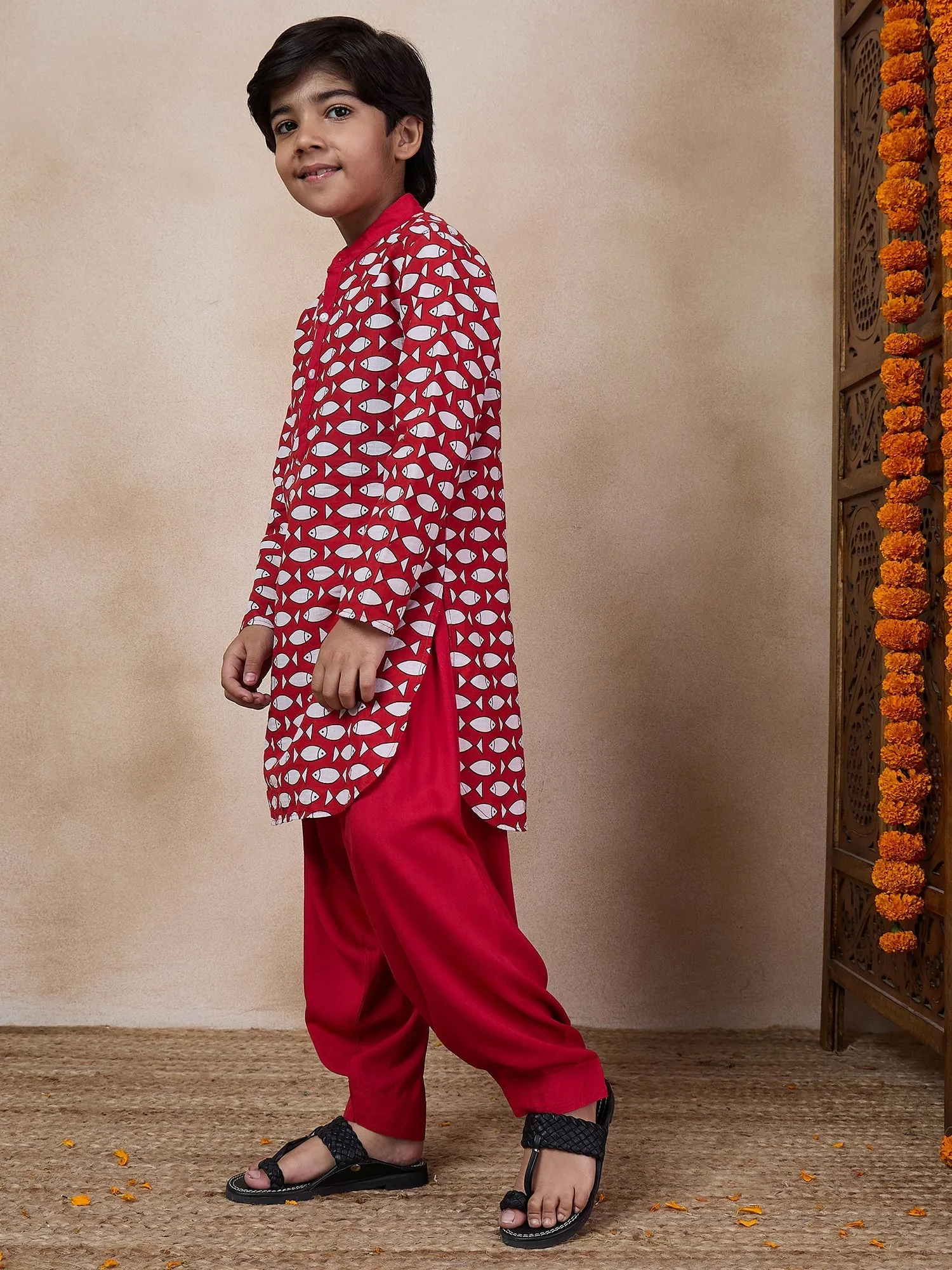 Boys Ethnic Motifs Printed Band Collar Kurta With Salwar