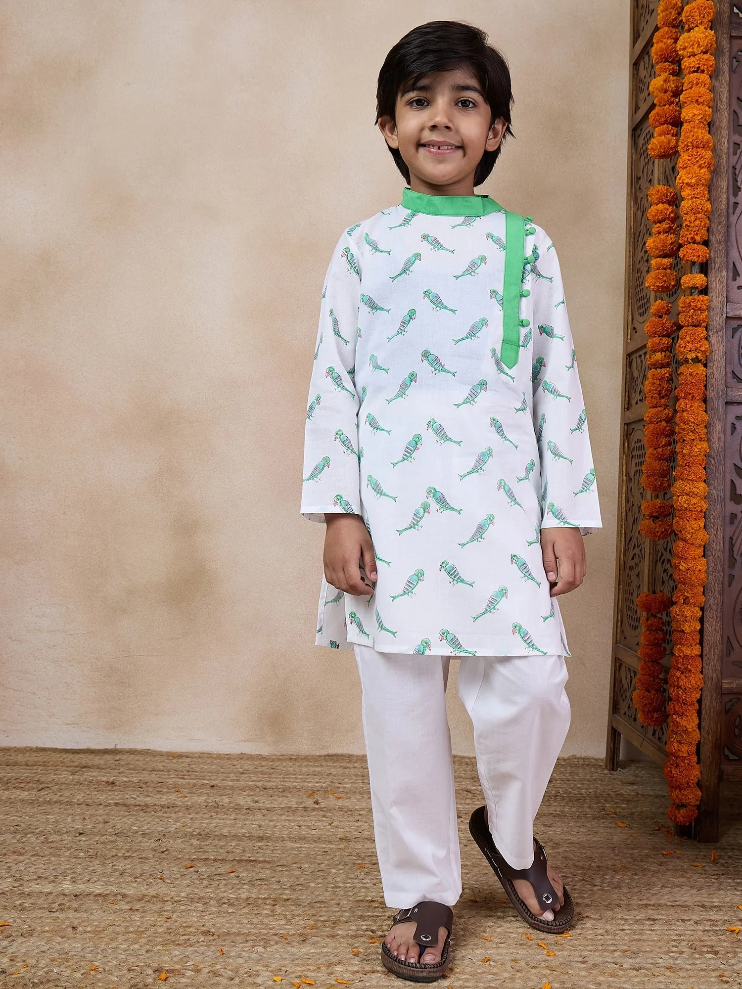 Boys Mandarin Collar Printed Regular Kurta With Pyjamas