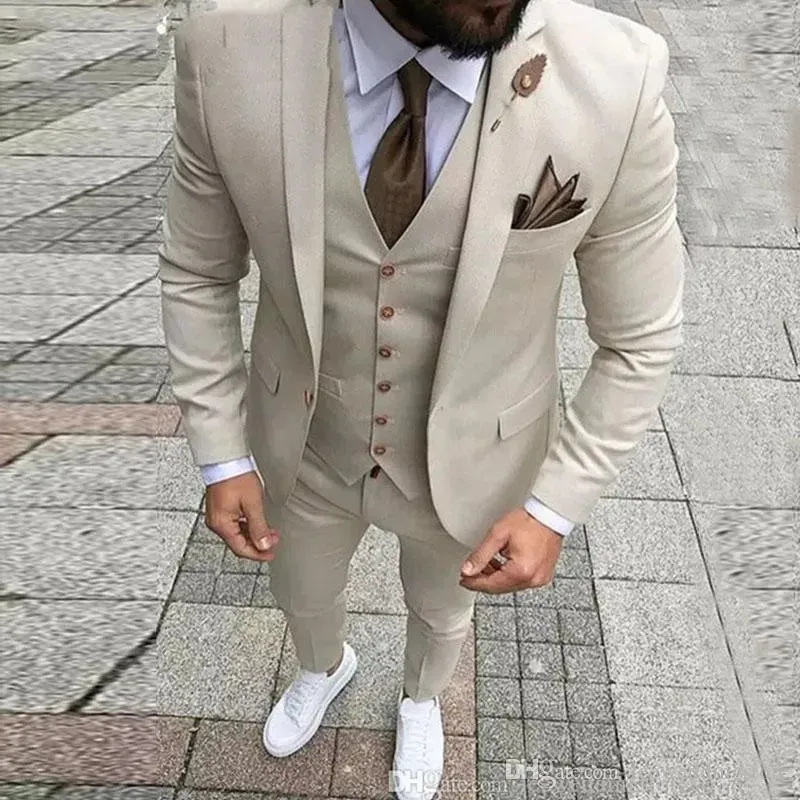 Brand New Khaki Men Wedding Dress Peak Lapel Slim Fit Groom Tuxedos Popular Dinner/Darty Dress 3 Piece Suit Jacket Pants Tie Vest 0636