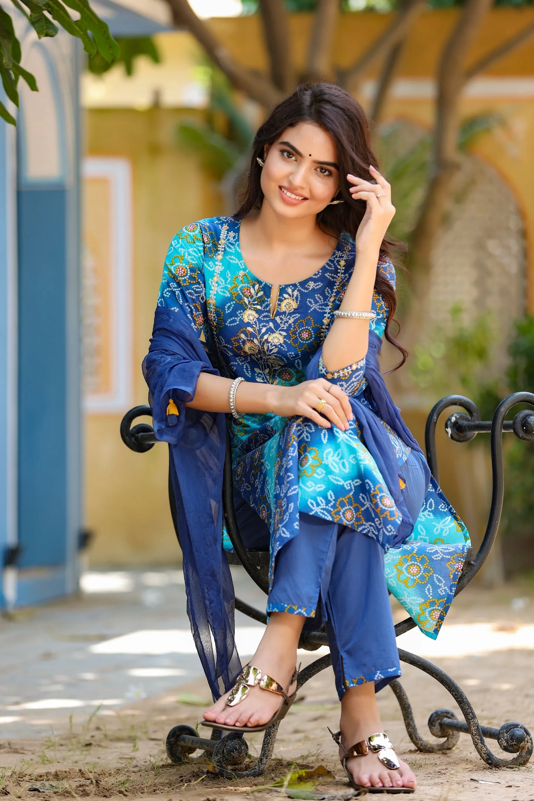 Women Blue Lehariya Printed Dupatta Set