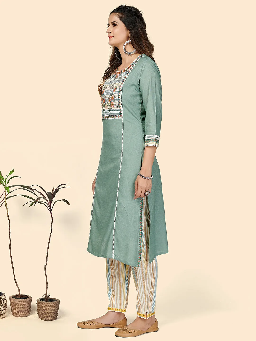 Women'S Embroidered Straight Cotton See Green Stitched Kurta With Pant