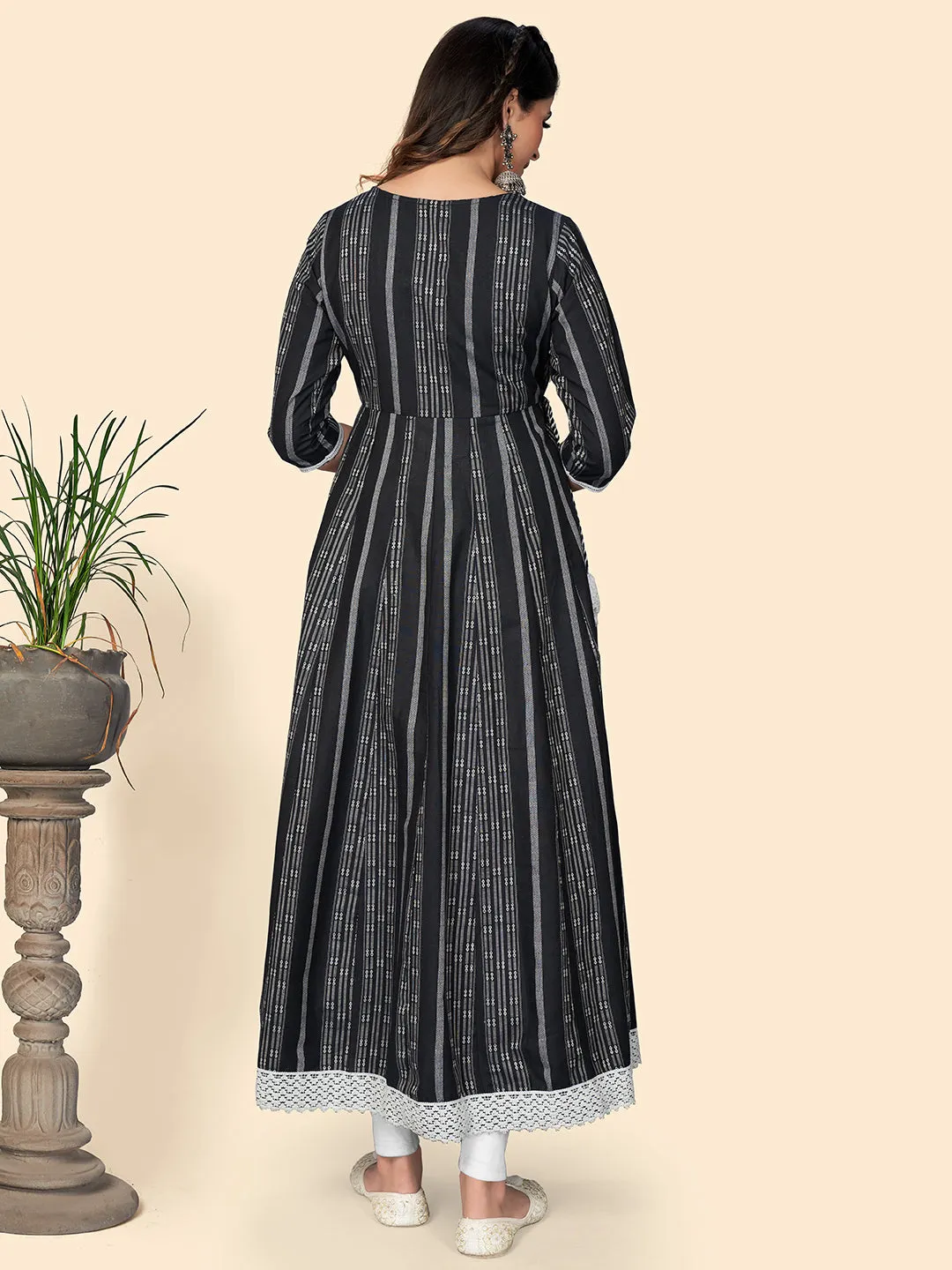 Women'S Print & Embroidered Anarkali Cotton Black Stitched Kurta