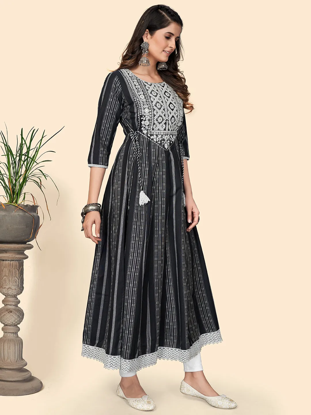 Women'S Print & Embroidered Anarkali Cotton Black Stitched Kurta