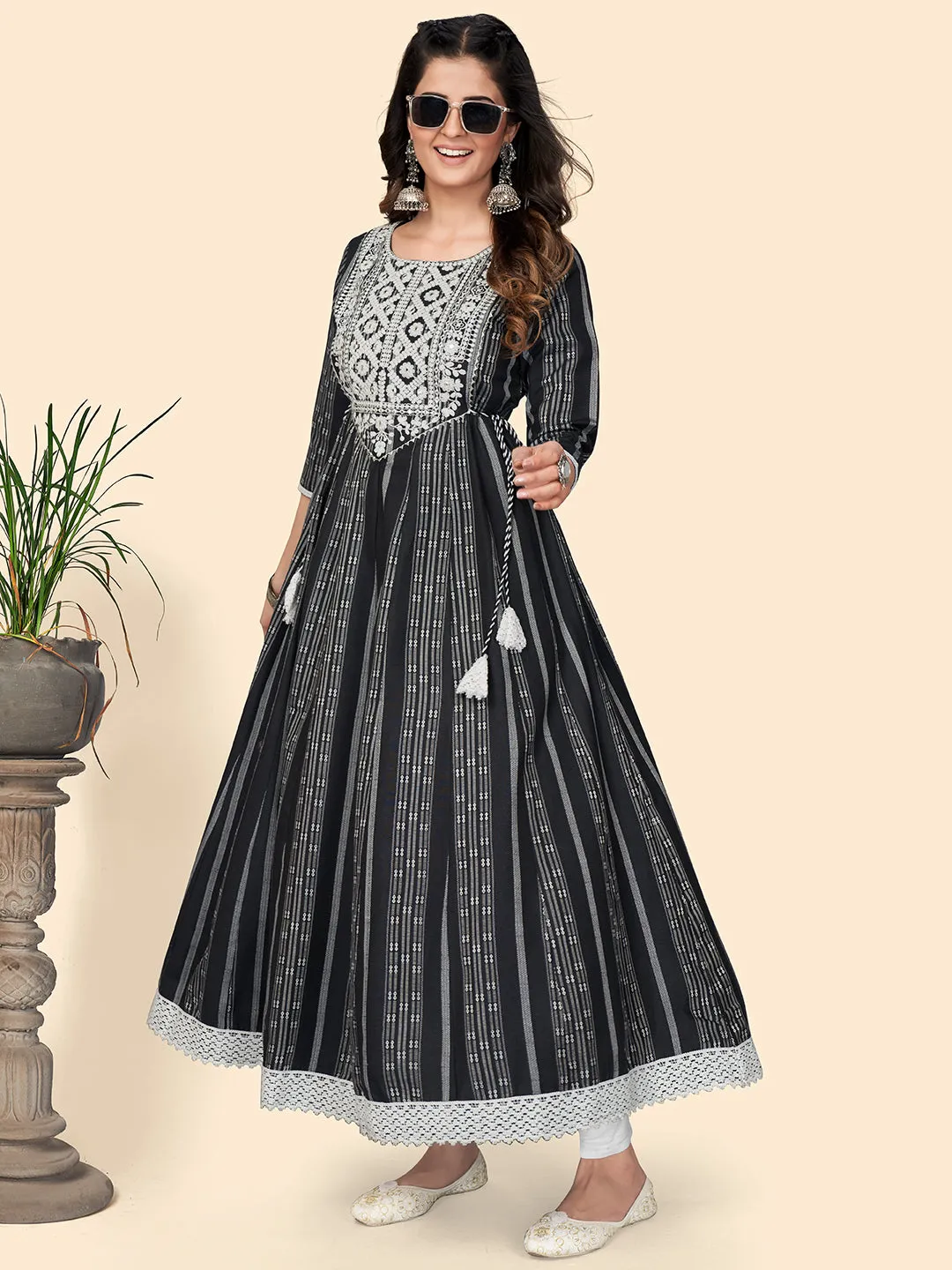 Women'S Print & Embroidered Anarkali Cotton Black Stitched Kurta