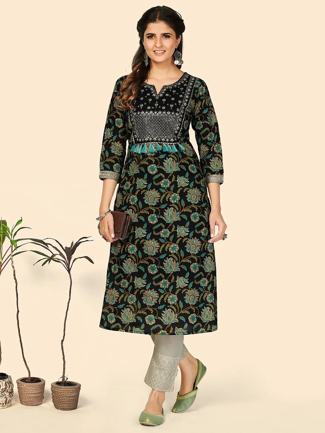 Women'S Print & Sequience Straight Cotton Black Stitched Kurta